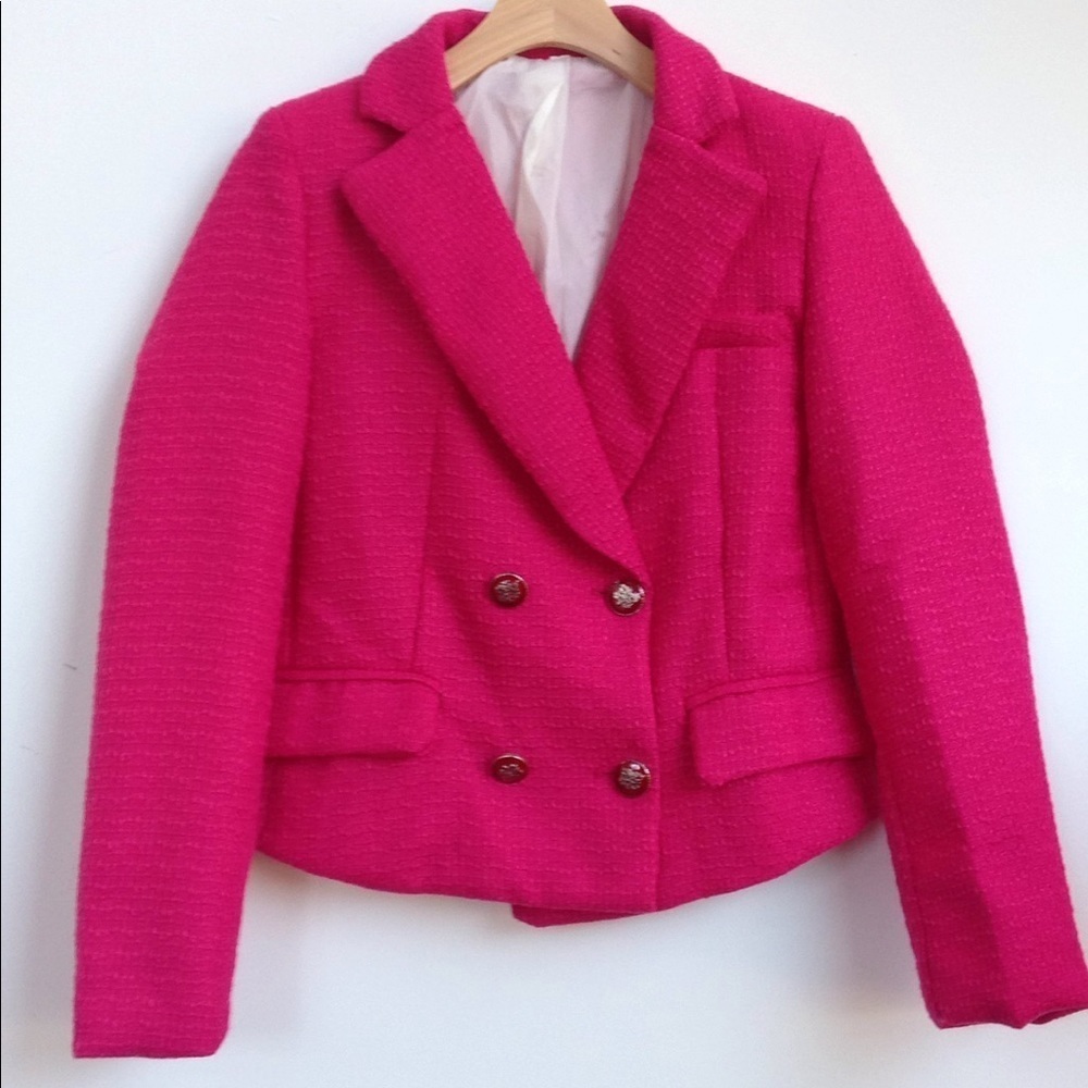 Chic pink blazer
